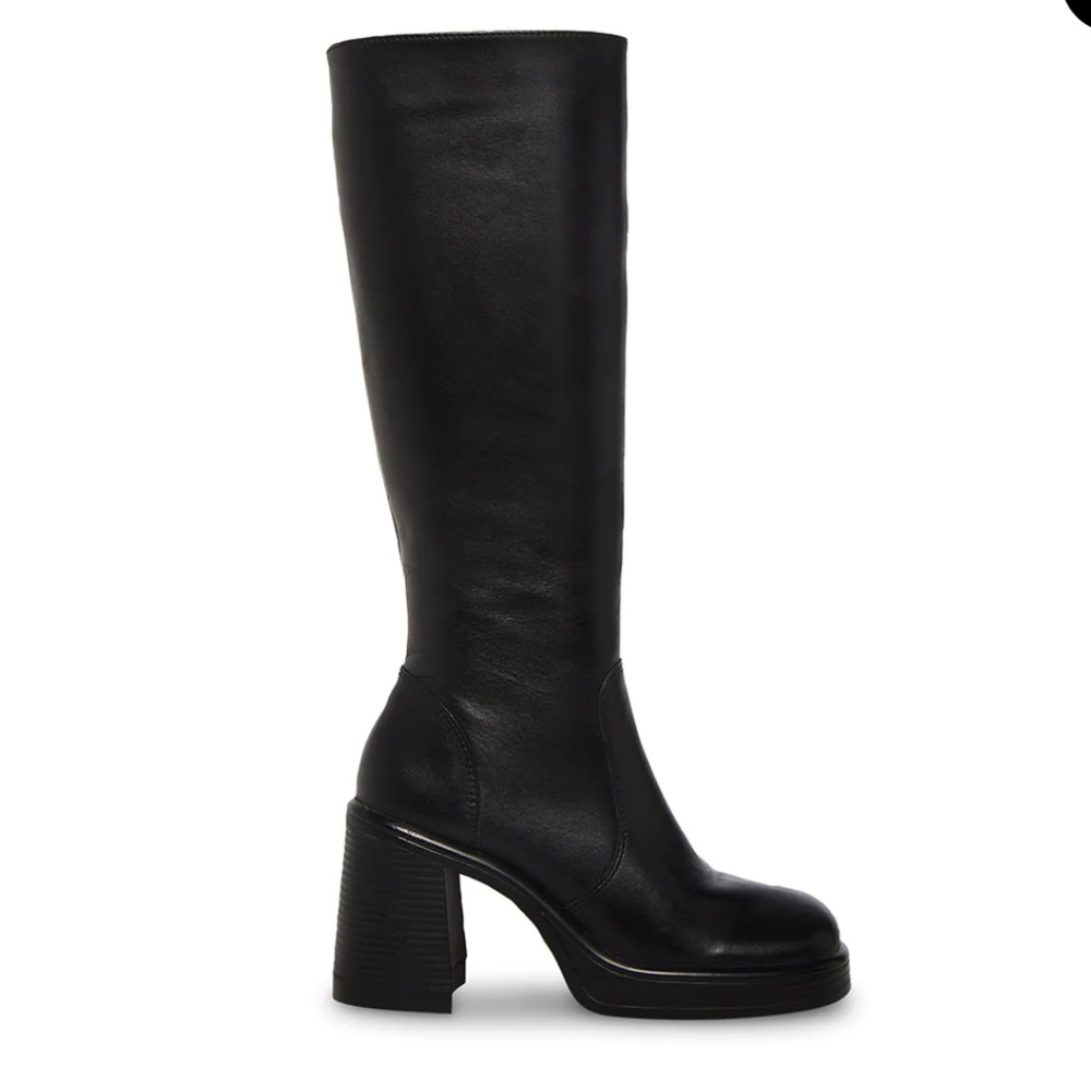 BRAND NEW WITH TAGS STEVE MADDEN FANATIK BOOTS